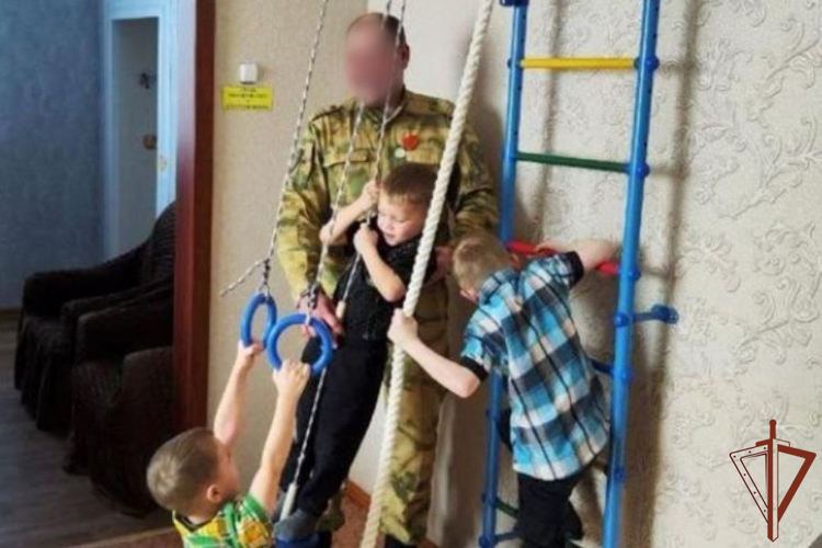 Военнослужащие Росгвардии поблагодарили детей из Алтайского края за письма поддержки 