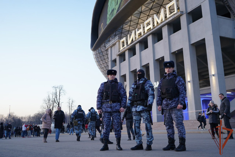 Росгвардия приняла участие в обеспечении безопасности на международном футбольном матче в Москве (видео)