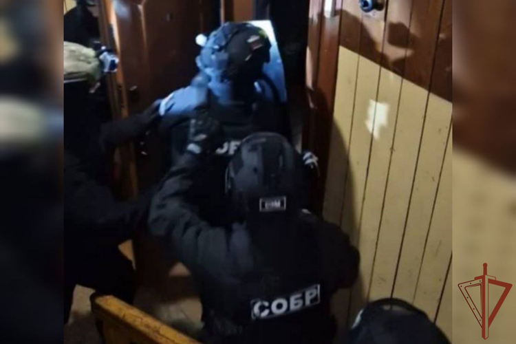 СОБР Росгвардии задержал в Томской области подозреваемого в похищении людей 