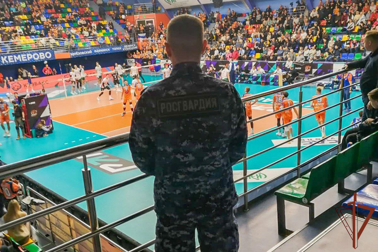 Росгвардия обеспечила безопасность матча чемпионата России по волейболу в Кузбассе