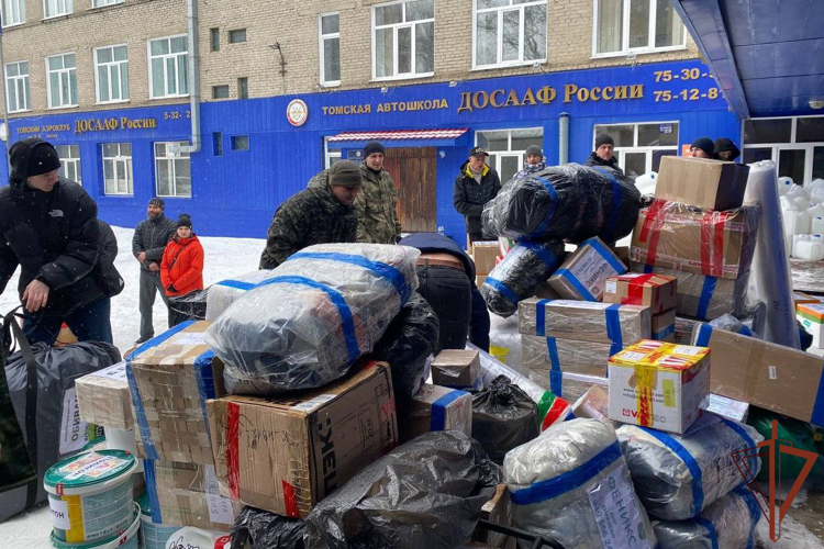 Помощь в погрузке гуманитарной помощи на Донбасс оказала Росгвардия в Томске