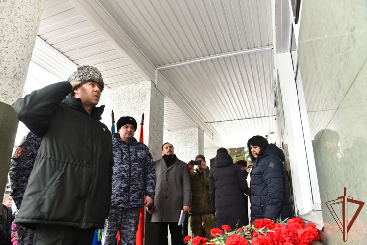 Память военнослужащего Росгвардии увековечили в Красноярском крае