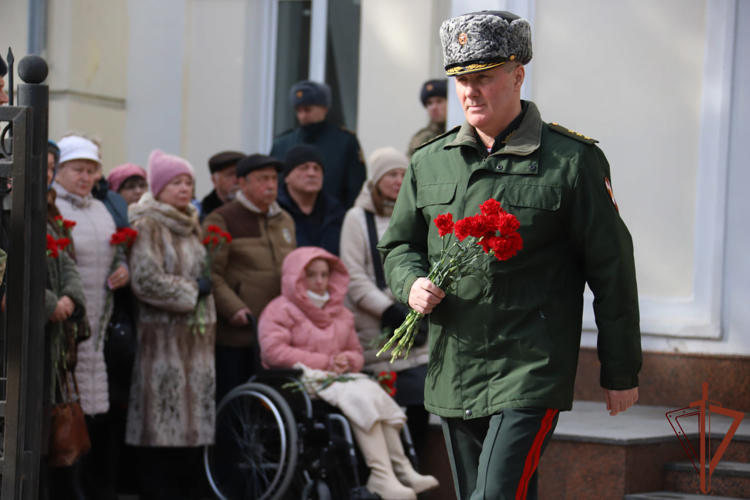 Память погибших при исполнении воинского и служебного долга росгвардейцев почтили в в Новосибирске