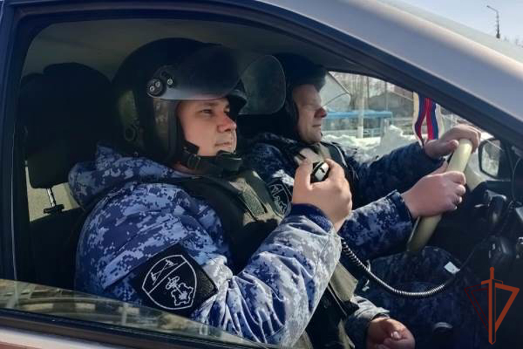 Страдающему потерей памяти жителю Самарской области росгвардейцы помогли вернуться домой 