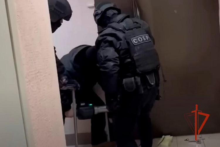 Спецназ Росгвардии задержал подозреваемых в мошенничестве на юго-западе Москвы