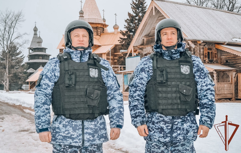 Росгвардейцы спасли пожилую женщину с инсультом  в Новгородской области