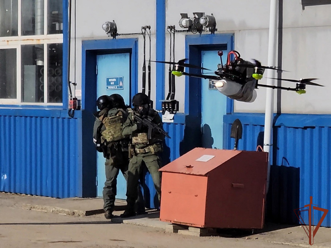 В Ленинградской области сотрудники Росгвардии провели тактико-специальные занятия на одном из объектов жизнеобеспечения