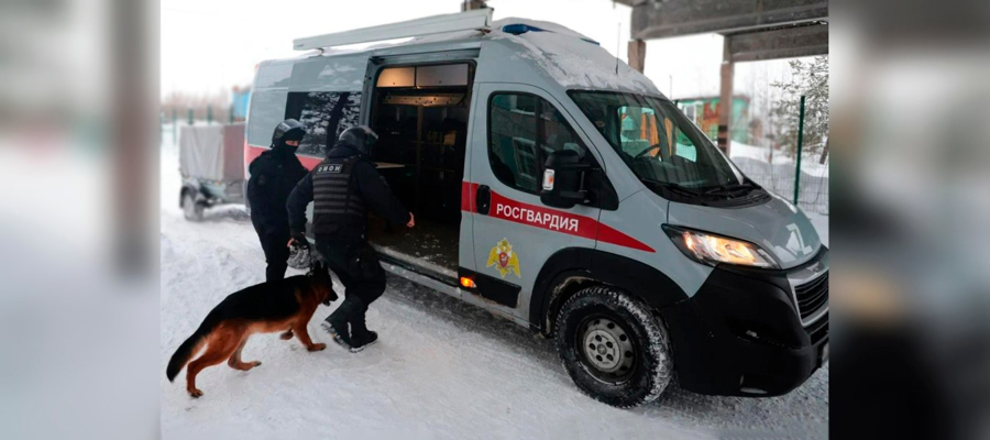 Росгвардейцы оказали содействие сотрудникам ФСБ в пресечении канала контрабанды взрывчатки в Псковской области
