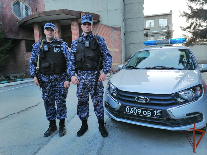 Потерявшегося в Новосибирской области мальчика нашли и вернули родителям сотрудники Росгвардии