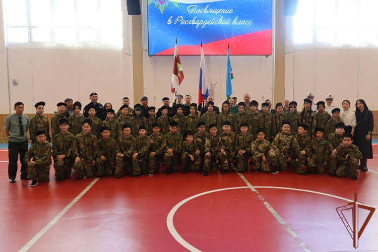 В школе Якутска открылся военно-патриотический класс «Гвардейская смена» 