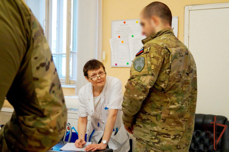 Сотрудники СОБР Росгвардии сдали кровь для пациентов медицинского учреждения  в Санкт-Петербурге