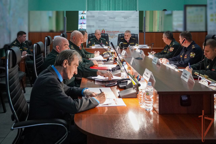 Генерал-полковник Алексей Воробьев принял участие в заседании Военного совета Северо-Западного округа Росгвардии и вручил награды росгвардейцам (видео)