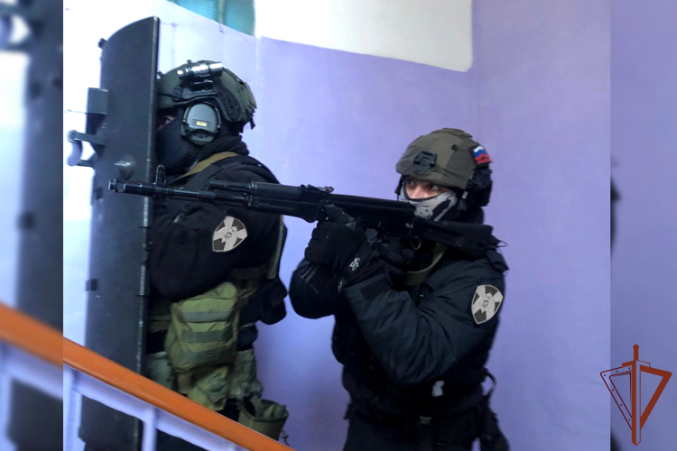 При поддержке СОБР Росгвардии в Зауралье задержаны находившиеся в международном розыске подозреваемые