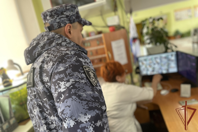 Росгвардия продолжает внеплановые проверки объектов образования в Иркутской области
