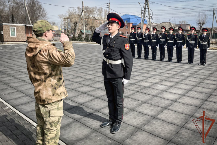 Мероприятия по патриотическому воспитанию молодёжи с участием Росгвардии продолжаются в Сибири