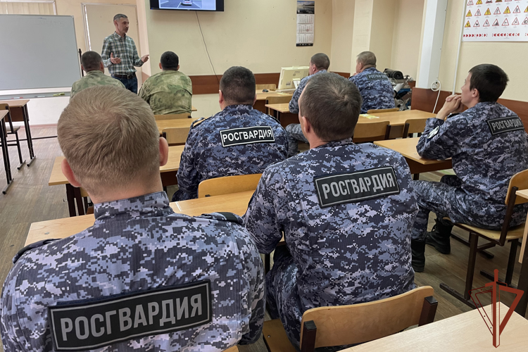 Курсы контраварийной подготовки проходят для росгвардейцев в Иркутске
