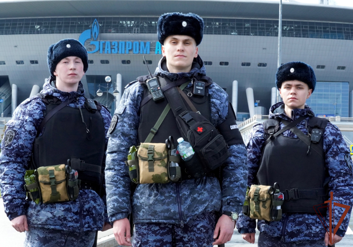 Росгвардейцы обеспечили безопасность футбольного матча в Санкт-Петербурге 