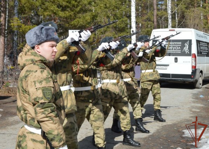 Военнослужащие и ветераны Росгвардии в Тюмени проводили в последний путь участника Великой Отечественной войны