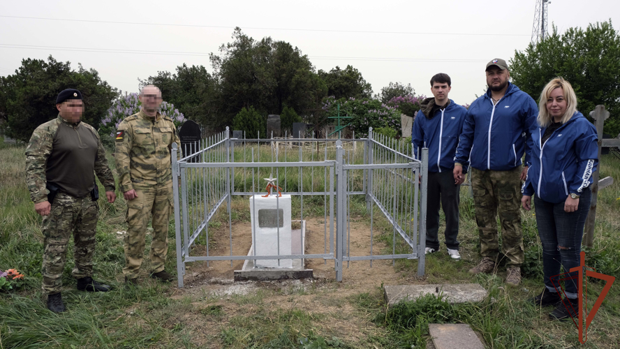Памятник «Неизвестному матросу» восстановили росгвардейцы в Херсонской области