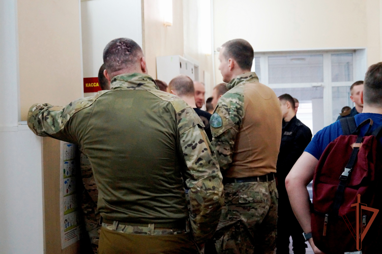 Сотрудники СОБР Росгвардии сдали кровь для пациентов медицинского учреждения  в Санкт-Петербурге