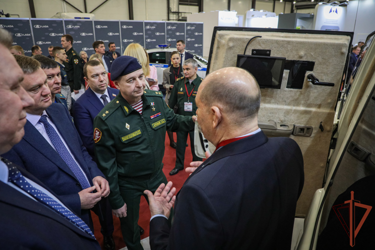 Выставка Росгвардии «ЭКСПОТЕХНОСТРАЖ. День передовых технологий» открылась в Санкт-Петербурге (видео)