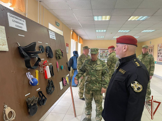 Генерал-полковник Алексей Воробьев высоко оценил подготовку кинологов Росгвардии к предстоящим соревнованиям по профессиональному многоборью (видео)