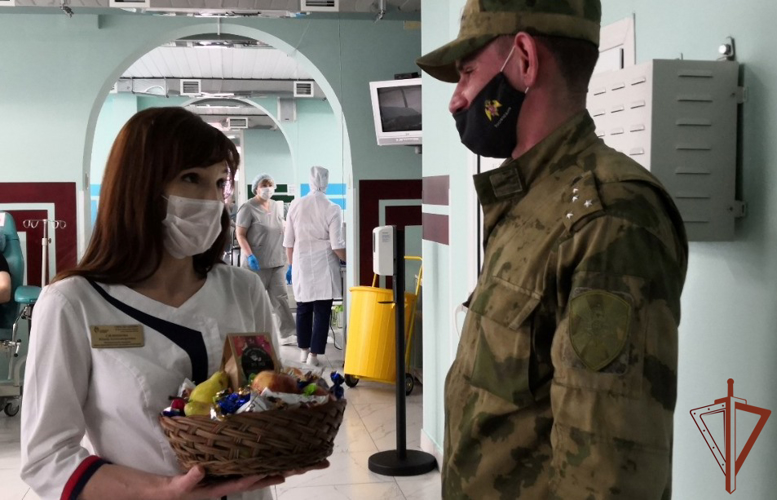 Росгвардейцы пополнили банк крови в Национальный день донора на Урале