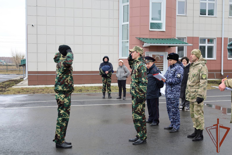Росгвардия Уральского округа проводит патриотические мероприятия с молодежью