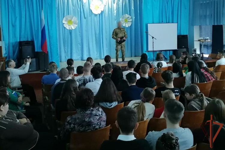 Артисты фронтовой бригады ансамбля Уральского округа Росгвардии выступили в районе СВО