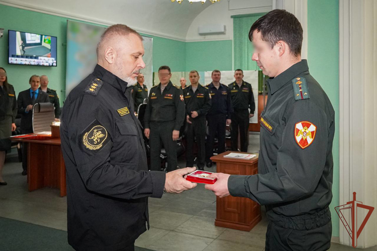 Генерал-полковник Алексей Воробьев принял участие в заседании Военного совета Северо-Западного округа Росгвардии и вручил награды росгвардейцам (видео)