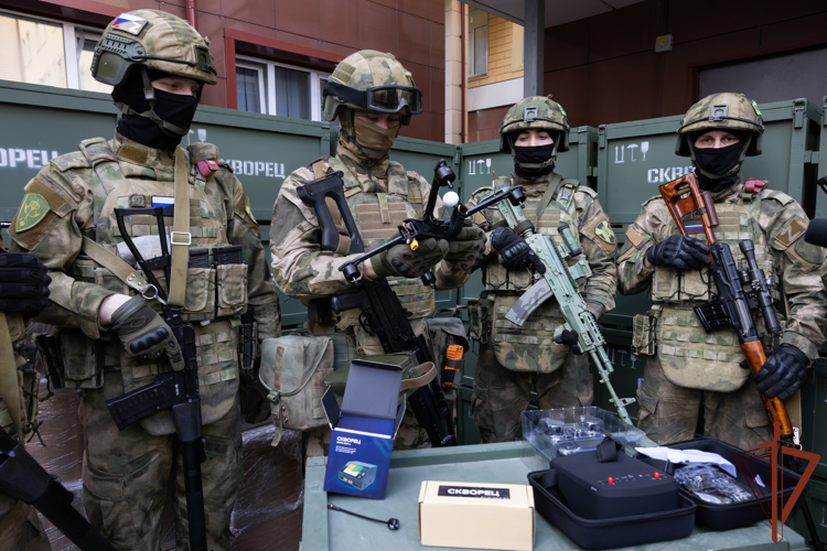«Единая Россия» и фонд «Наша Правда» передали в Росгвардию партию дронов