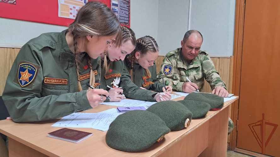 Росгвардейцы приняли участие в Международной патриотической акции «Диктант Победы» в Приволжье