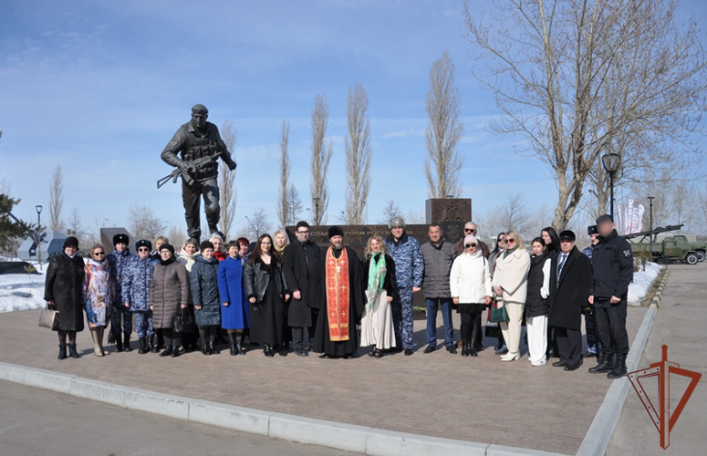 Росгвардейцы встретились с родственниками погибших товарищей в нижегородском Парке Победы