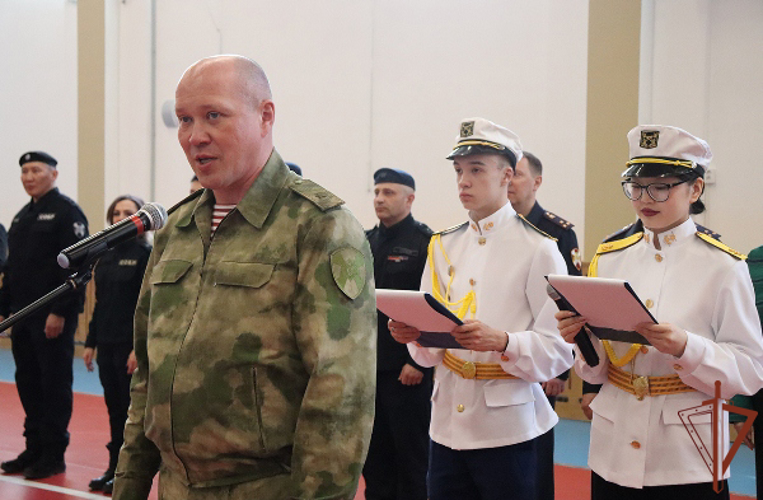 В школе Якутска открылся военно-патриотический класс «Гвардейская смена» 