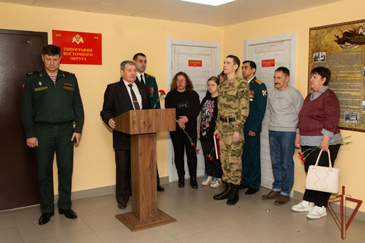 Мемориальные доски погибшим военнослужащим Росгвардии открыли в Хабаровске
