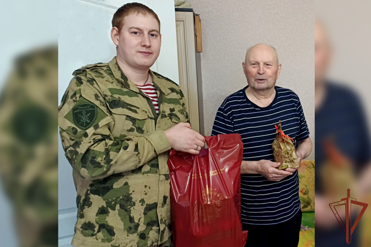 В Уральском округе Росгвардии навестили ветеранов службы — фронтовиков Великой Отечественной войны