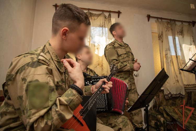 Военные музыканты Росгвардии дали концерты для бойцов ведомства в зоне проведения специальной военной операции (видео)