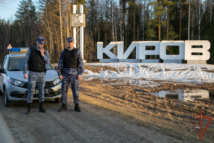 Росгвардейцы разыскали заблудившуюся пенсионерку в Кировской области