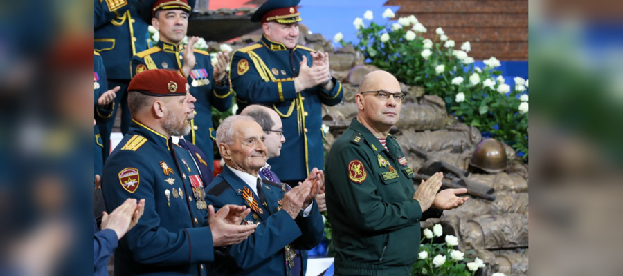 Статс-секретарь – заместитель директора Росгвардии генерал-полковник Олег Плохой принял участие в церемонии открытия Международной акции «Диктант Победы» на Поклонной горе в Москве (видео)