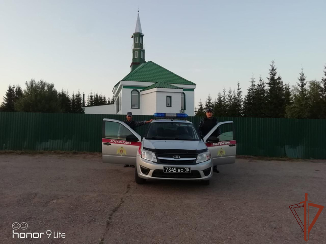 Росгвардейцы выполнили задачу по охране общественного порядка во время празднования Ураза-байрама в регионах Приволжья