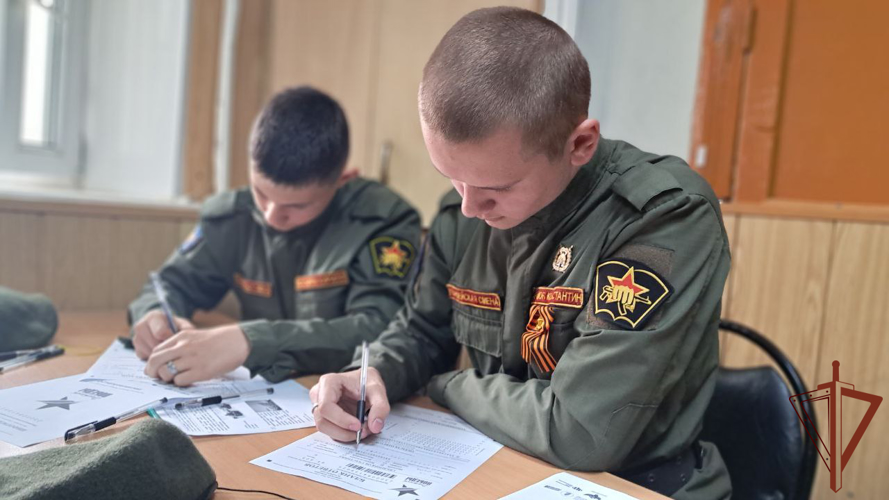 Росгвардейцы приняли участие в Международной патриотической акции «Диктант Победы» в Приволжье