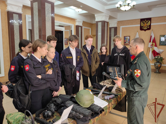 В Саратовском военном институте Росгвардии прошел день открытых дверей