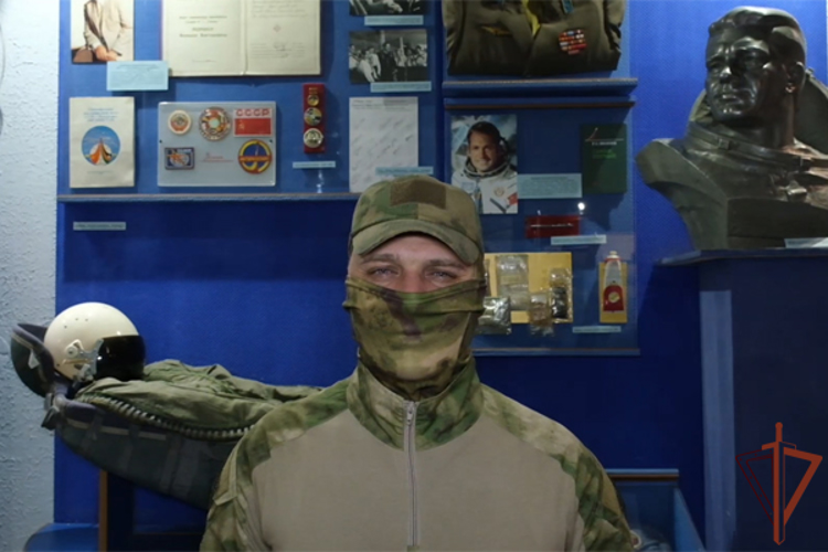 Росгвардейцы записали видео уроженцам Донбасса – покорителям космоса (видео)