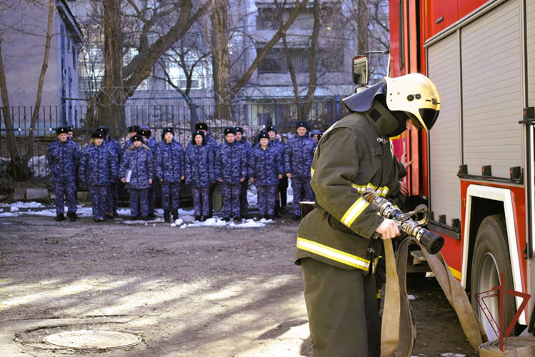 Совместные учения сотрудников Росгвардии и МЧС состоялись в Нижнем Новгороде