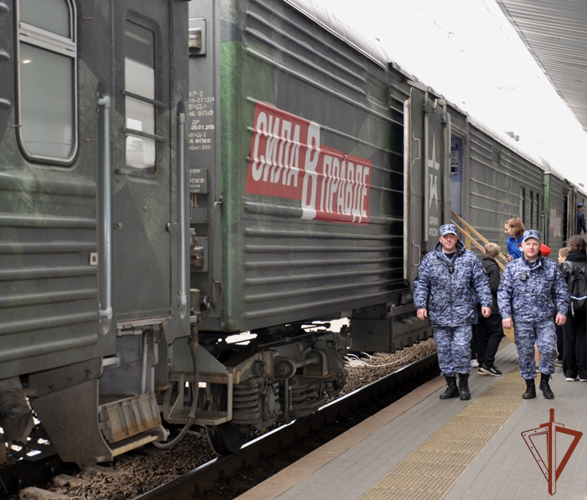 Росгвардия обеспечила безопасность посетителей агитационного поезда «Сила в правде» в Приволжском округе