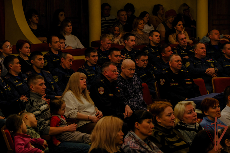 Сотрудники и военнослужащие регионального управления Росгвардии встретились с лектором общества «Знание» в Йошкар-оле 