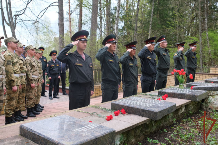 Росгвардейцы почтили память погибших  защитников Отечества в Смоленской области