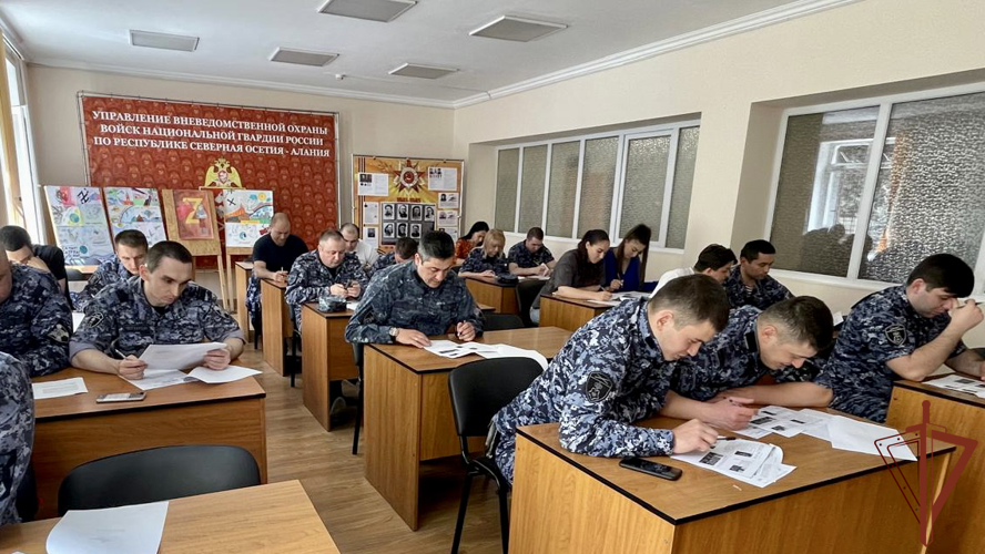 Росгвардейцы присоединились к акции «Диктант Победы» на Северном Кавказе