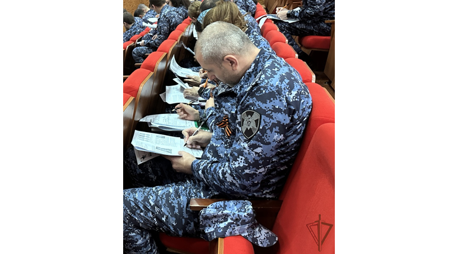 Росгвардейцы присоединились к акции «Диктант Победы» на Северном Кавказе