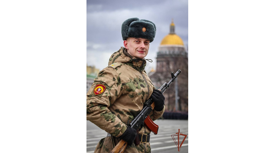Росгвардейцы приступили к тренировкам Парада Победы в Санкт-Петербурге